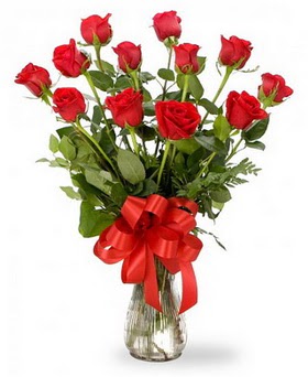  Giresun çiçek servisi , çiçekçi adresleri  12 adet kırmızı güllerden vazo tanzimi