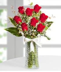 7 Adet vazoda kırmızı gül sevgiliye özel  Giresun yurtiçi ve yurtdışı çiçek siparişi 