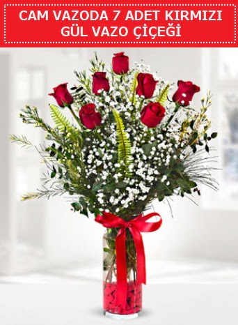 Cam vazoda 7 adet kırmızı gül çiçeği  Giresun uluslararası çiçek gönderme 