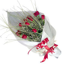  Giresun çiçek siparişi vermek  11 adet kirmizi gül buket- Her gönderim için ideal