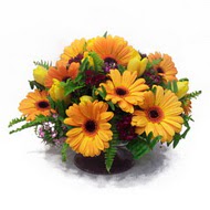gerbera ve kir çiçek masa aranjmani  Giresun çiçek gönderme sitemiz güvenlidir 