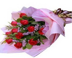 11 adet kirmizi güllerden görsel buket  Giresun uluslararası çiçek gönderme 